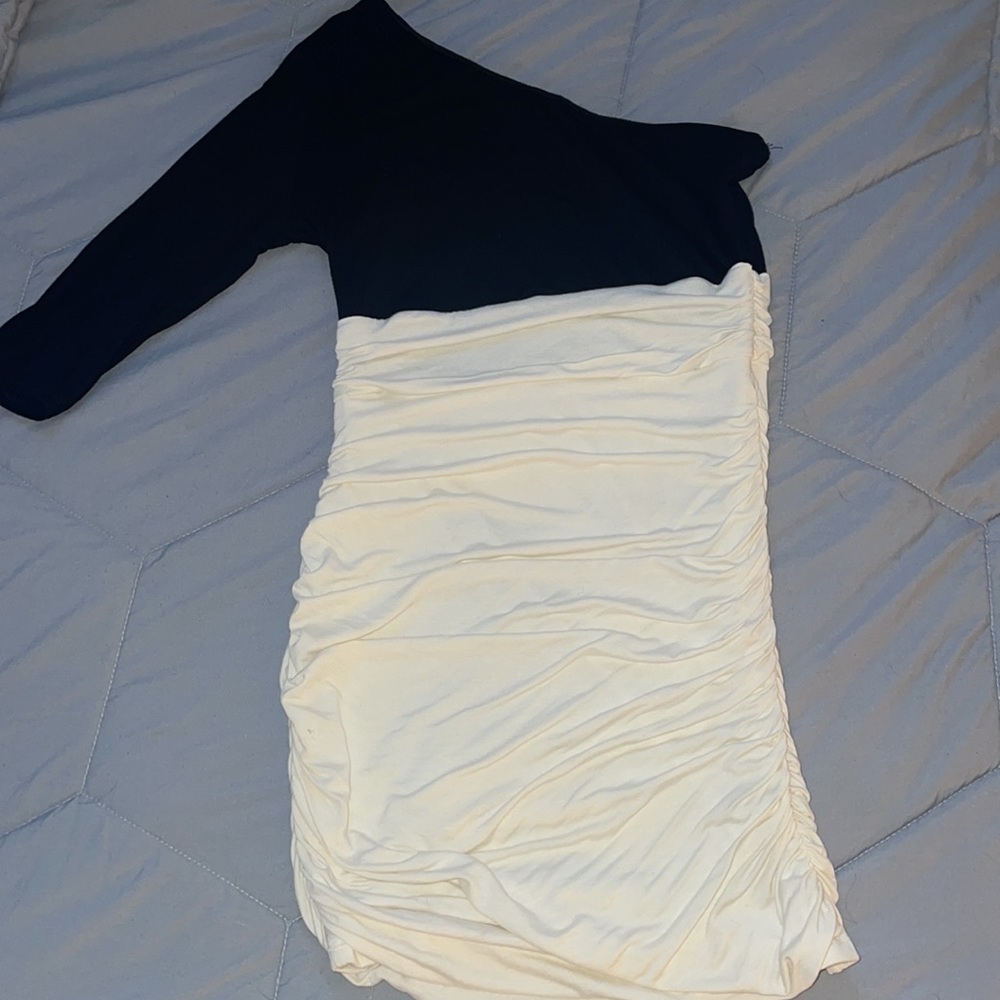 One sleeve black and white Forever 21 Dress